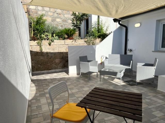 Apartamento Casa Sylvia SantʼAntìoco Exterior foto